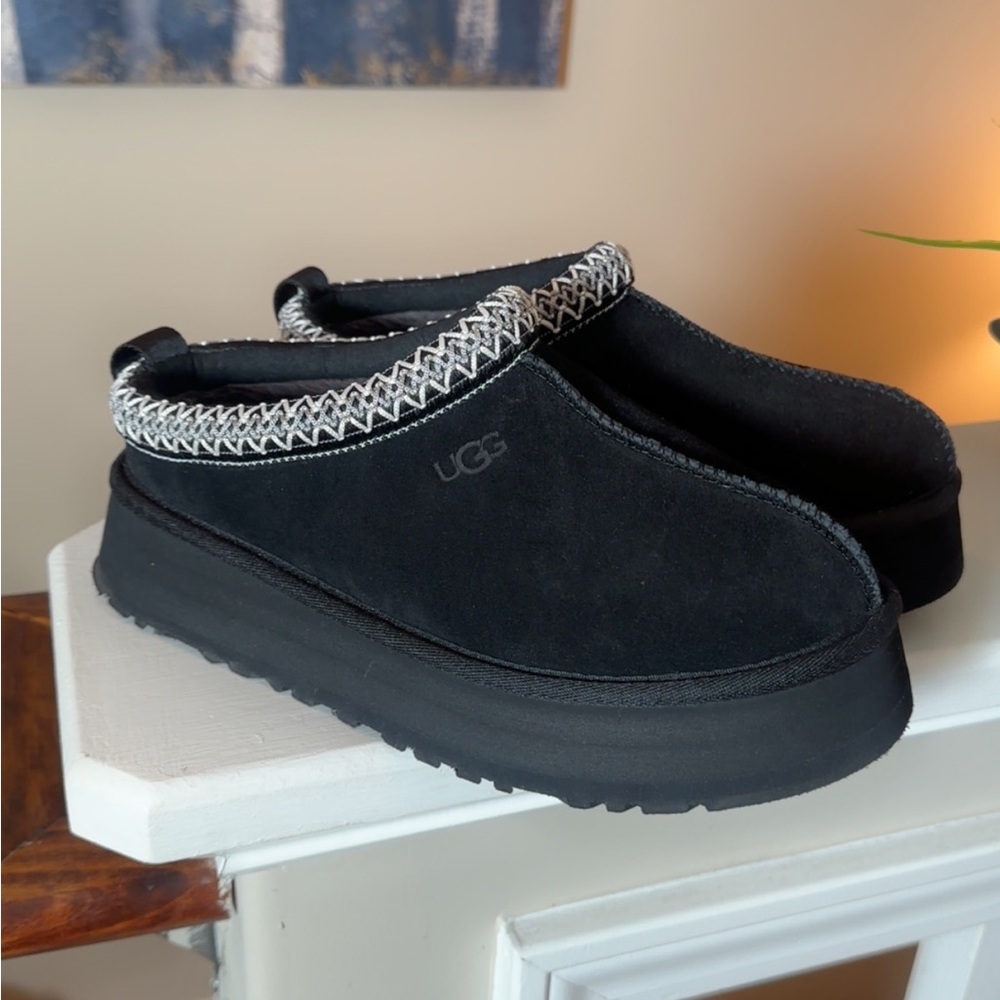 UGG Women's Tazz II - NEW (never worn)